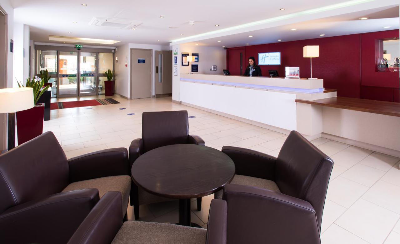 Holiday Inn Express Taunton East By Ihg Exterior foto