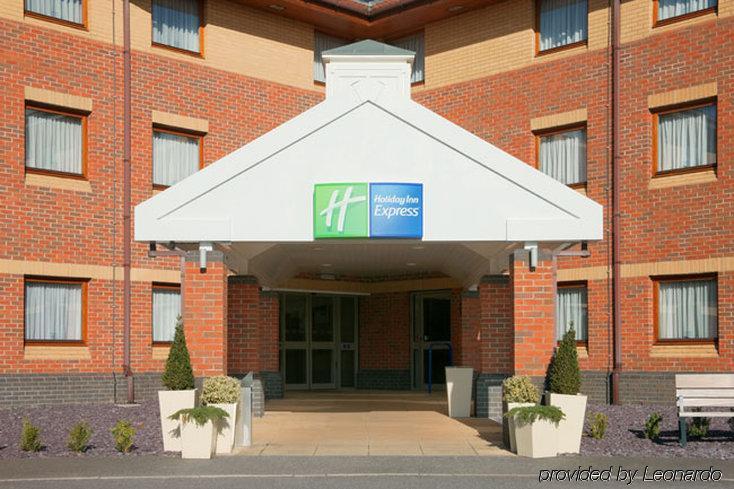Holiday Inn Express Taunton East By Ihg Exterior foto