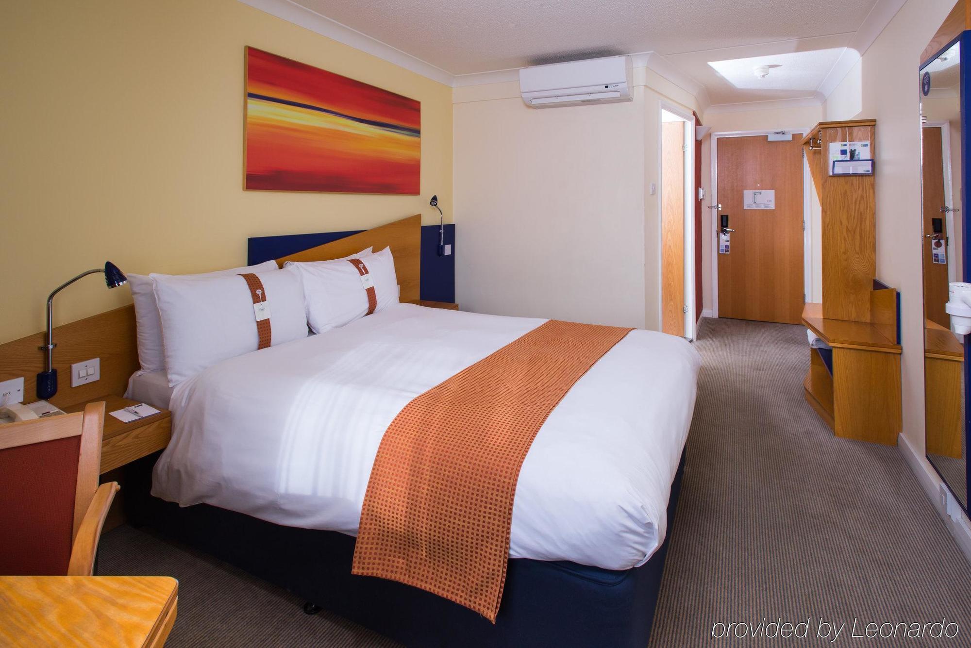 Holiday Inn Express Taunton East By Ihg Exterior foto